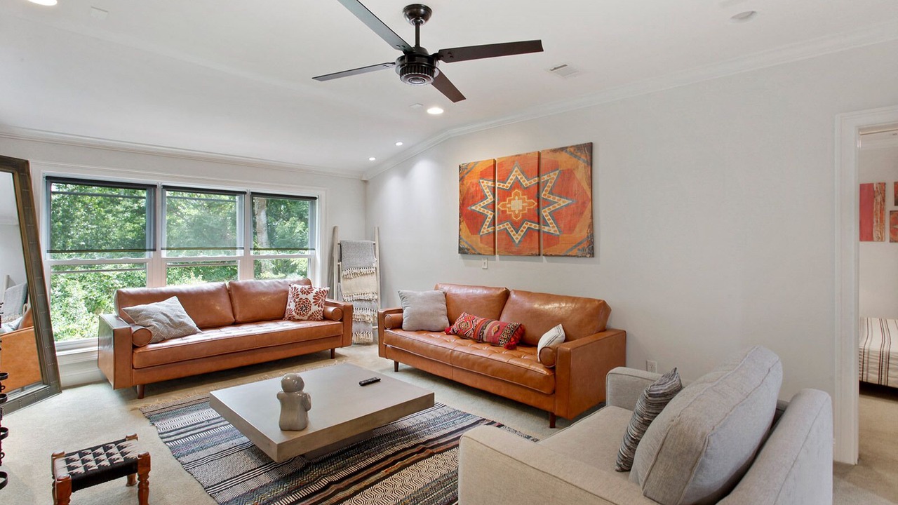 Photo of Livingroom in Thunderbolt