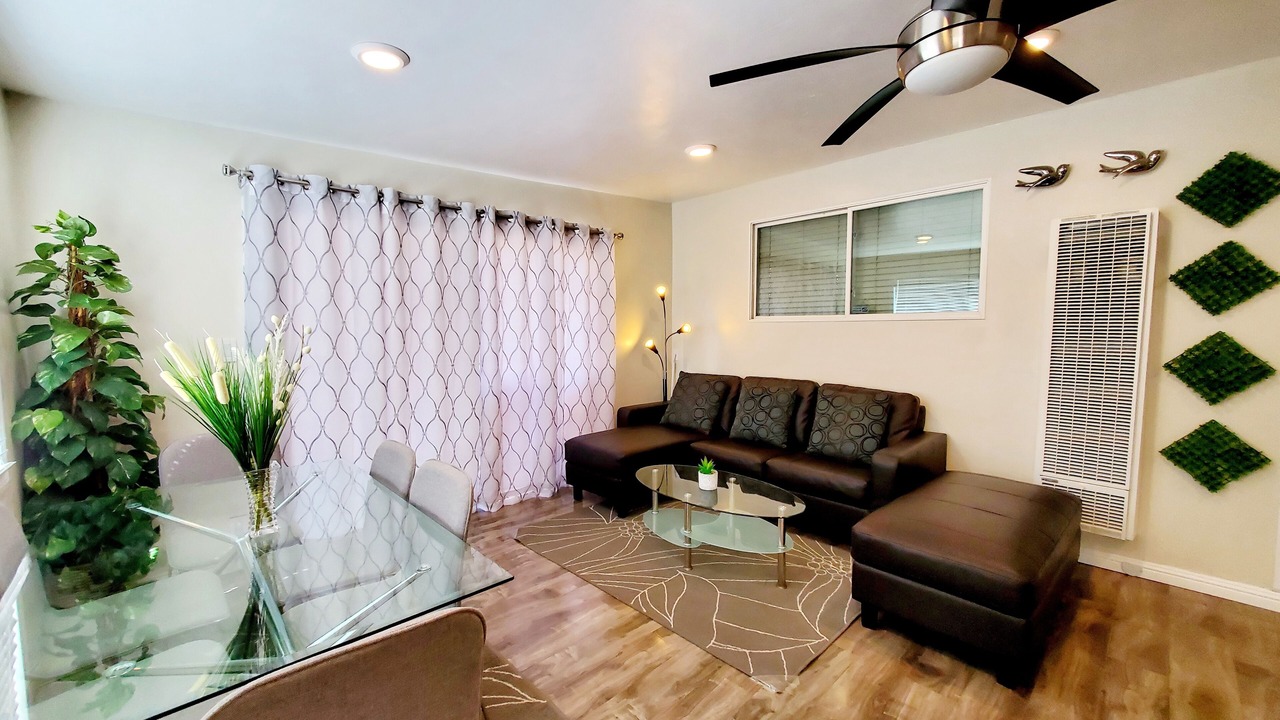 Photo of Livingroom in Oak Park