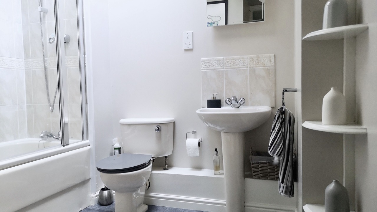 Photo of Bathroom in Penarth