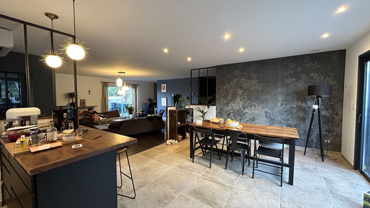 Photo of Others in Asperes