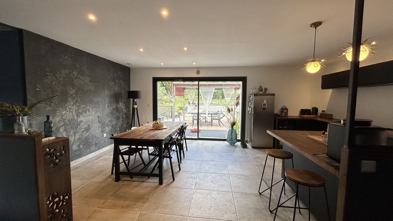 Photo of Others in Asperes