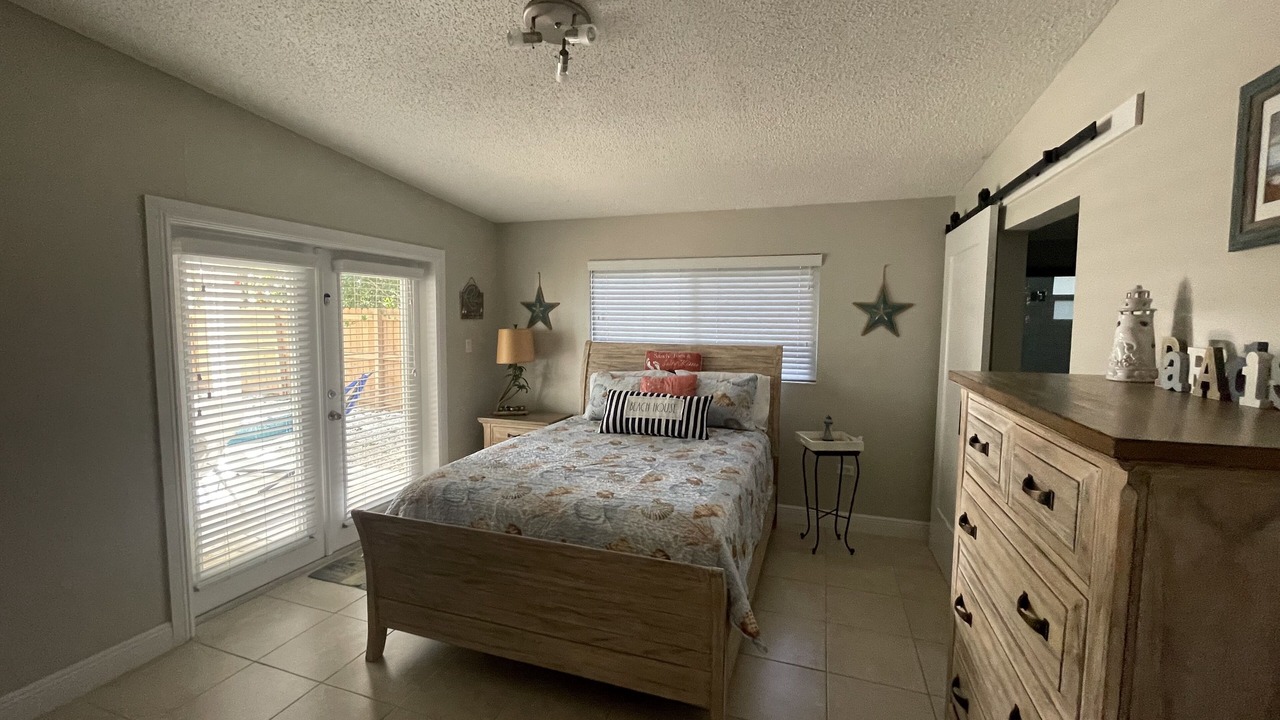 Photo of Bedroom in Largo Gardens
