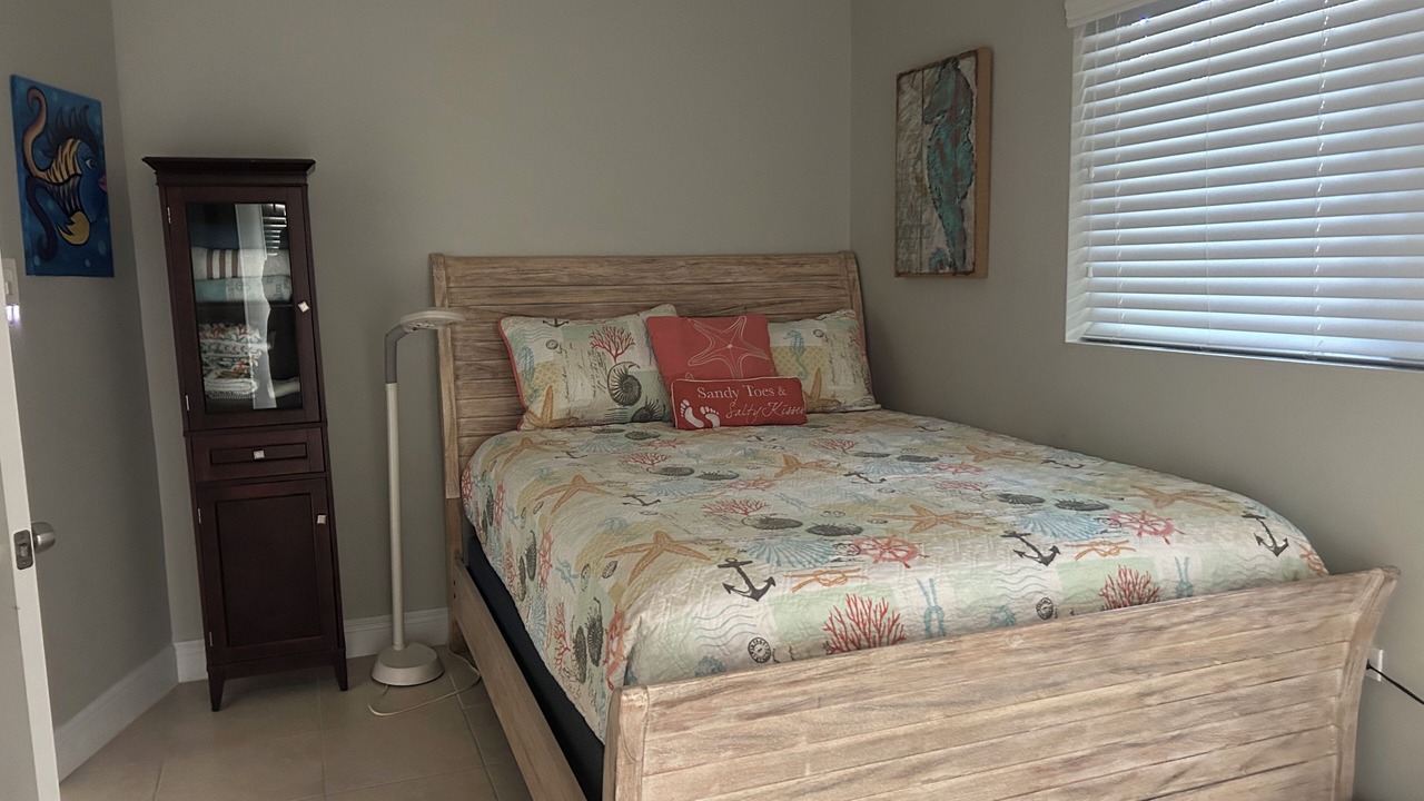 Photo of Bedroom in Largo Gardens