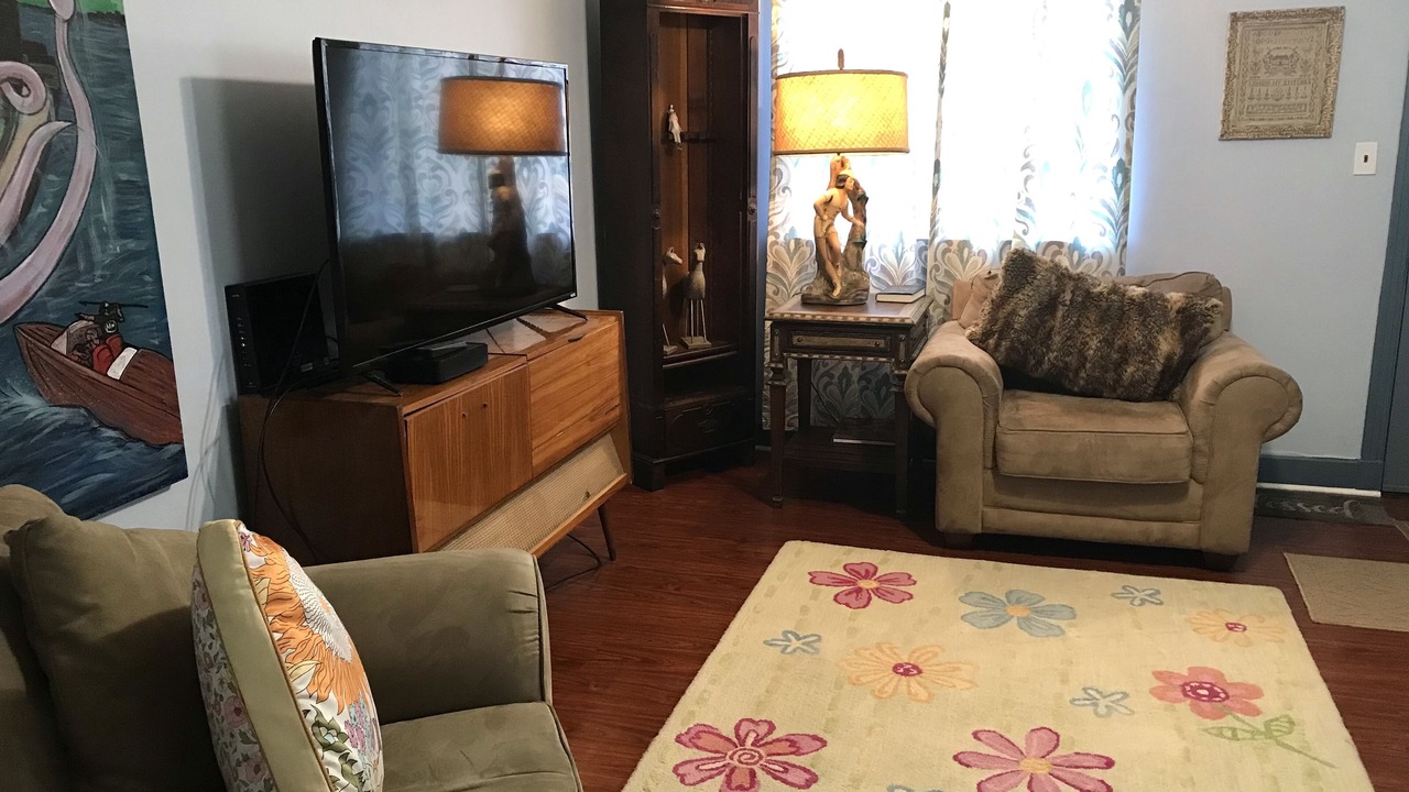Photo of Livingroom in Marshall-Shadeland