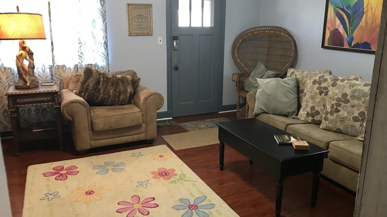 Photo of Livingroom in Marshall-Shadeland