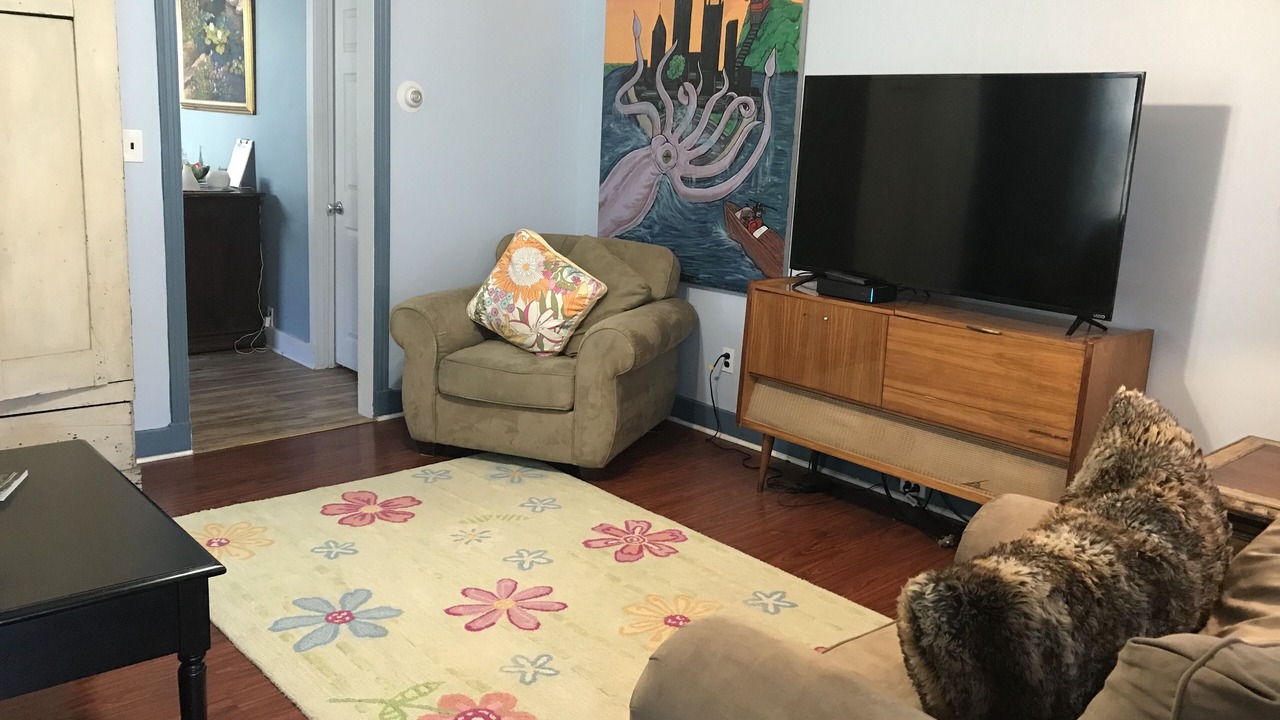 Photo of Livingroom in Marshall-Shadeland