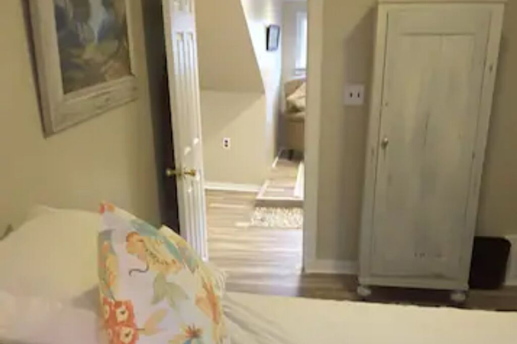 Photo of Bedroom in Marshall-Shadeland