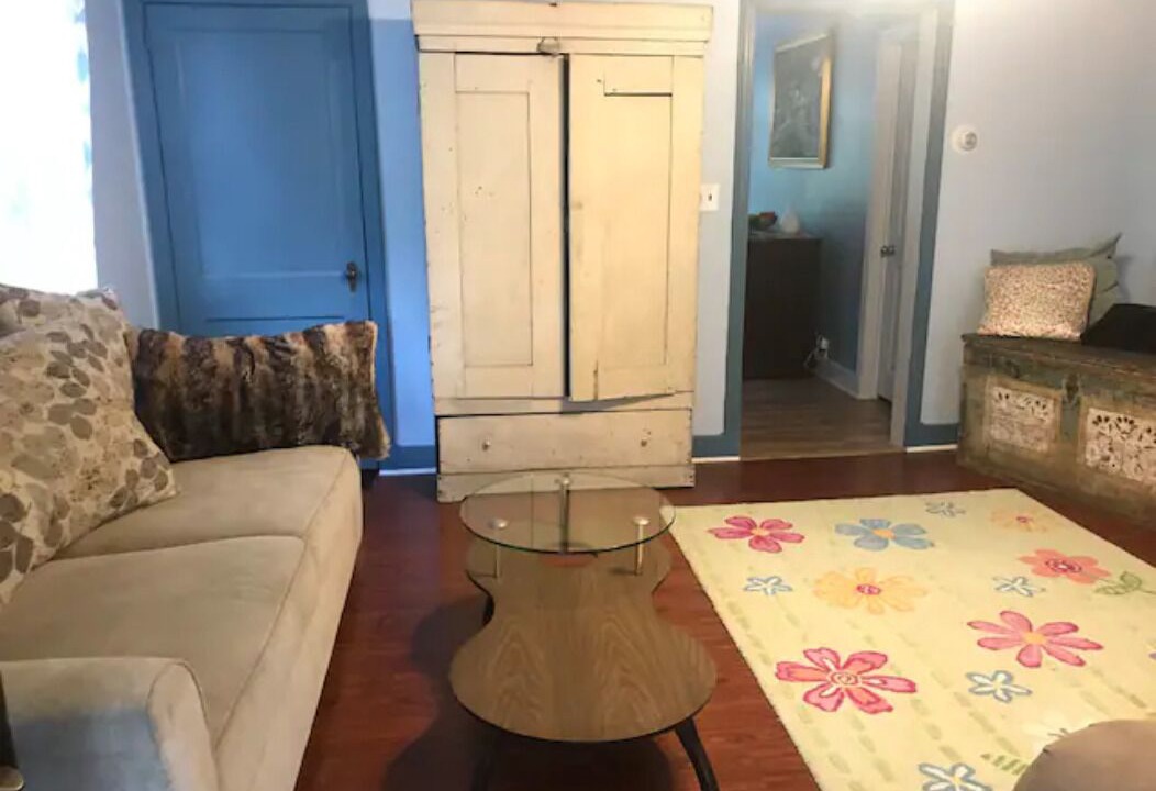 Photo of Livingroom in Marshall-Shadeland