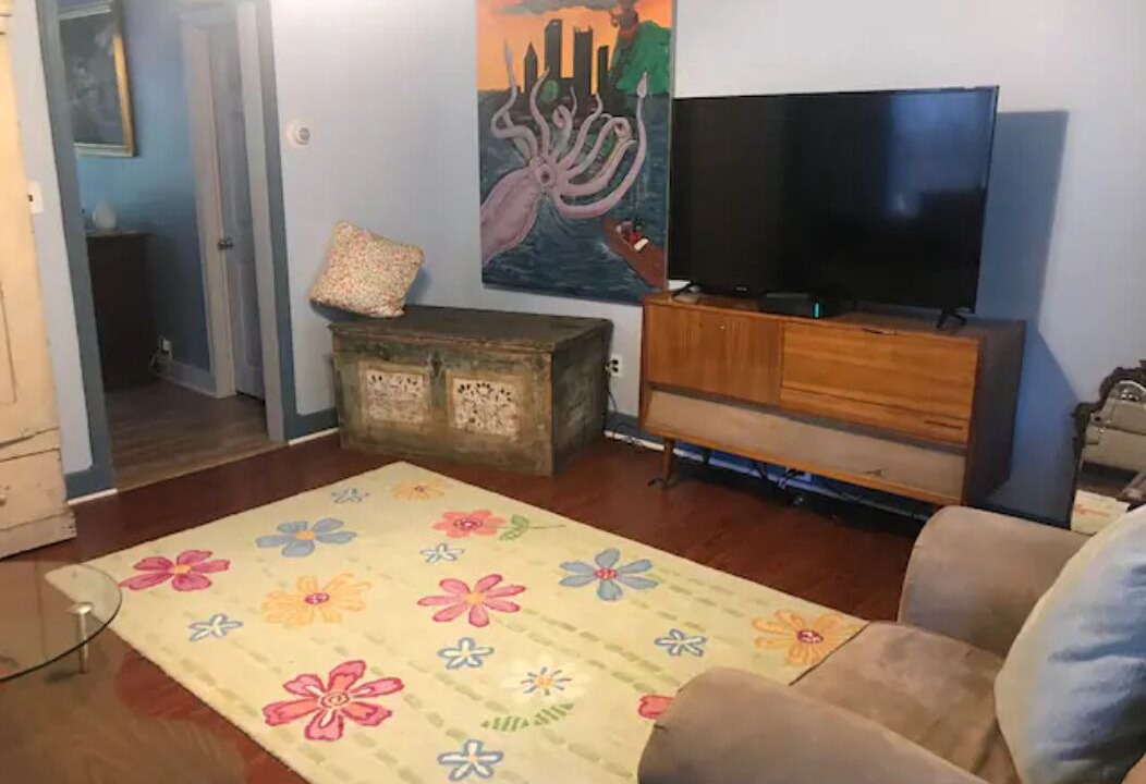 Photo of Livingroom in Marshall-Shadeland