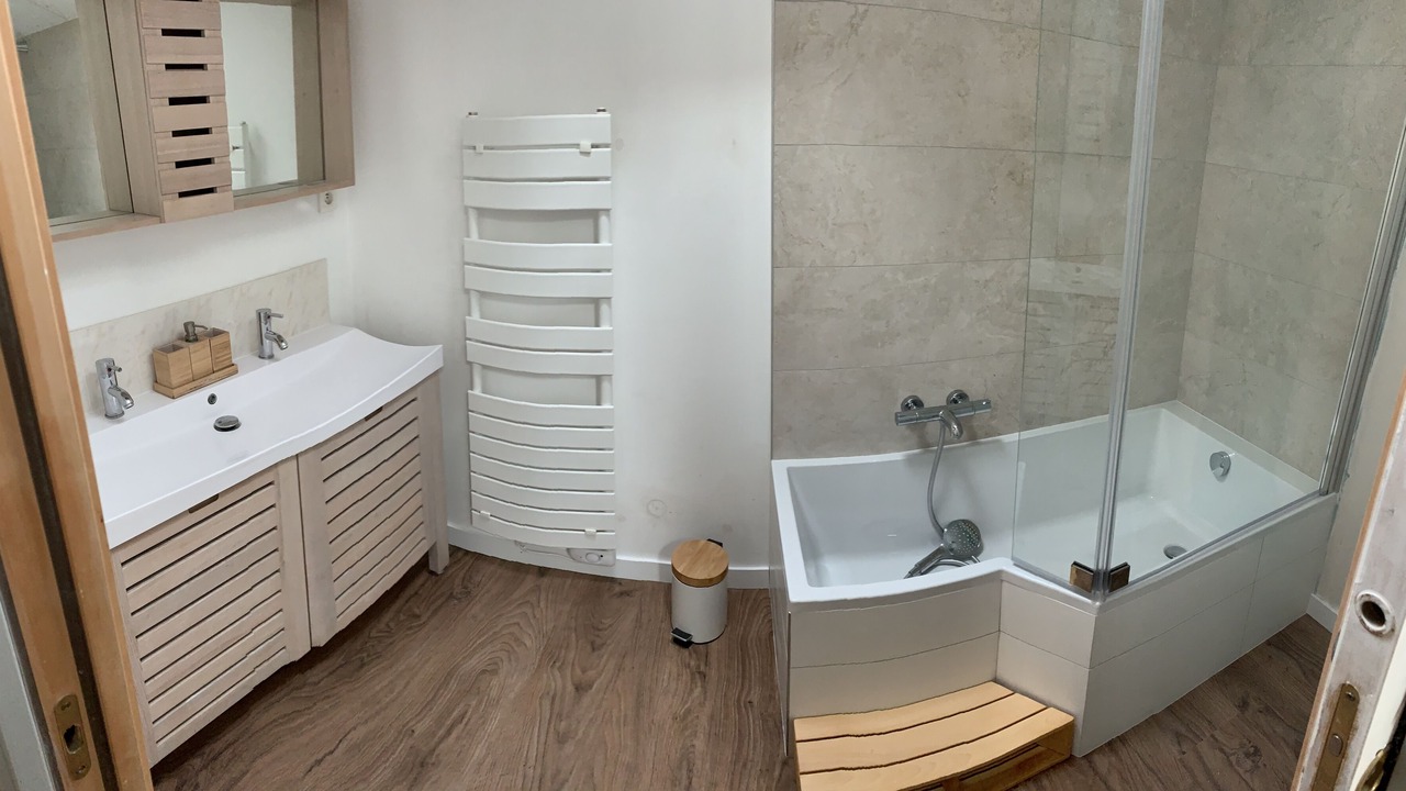 Photo of Bathroom in Saint-Julien-des-Landes