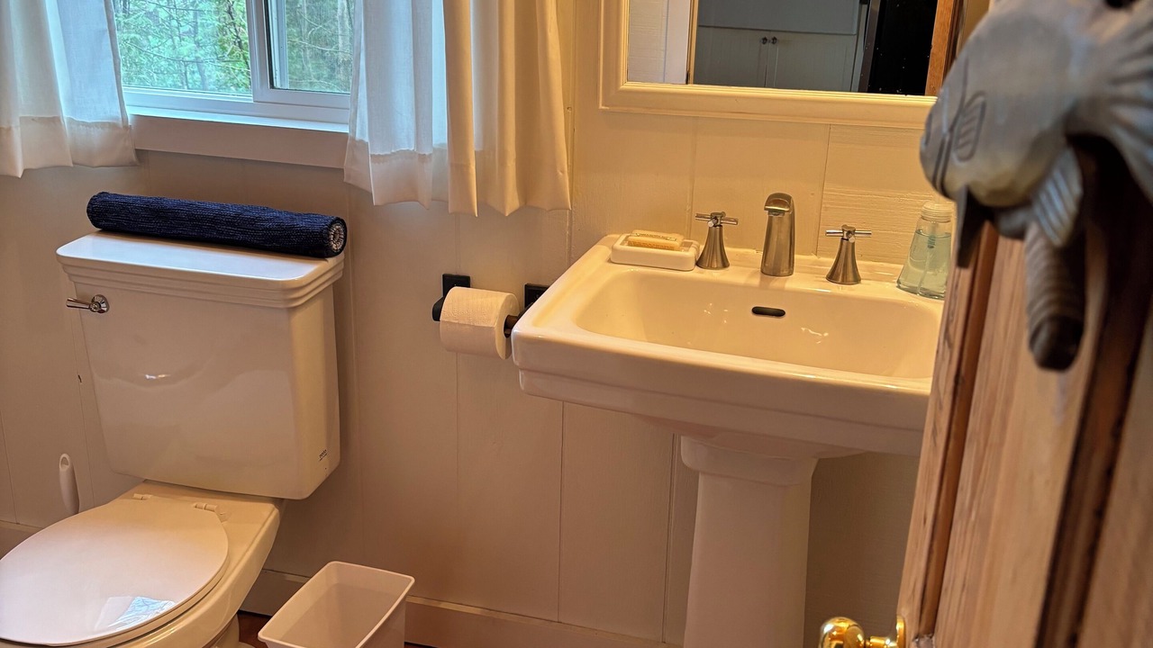 Photo of Bathroom in Rosedale