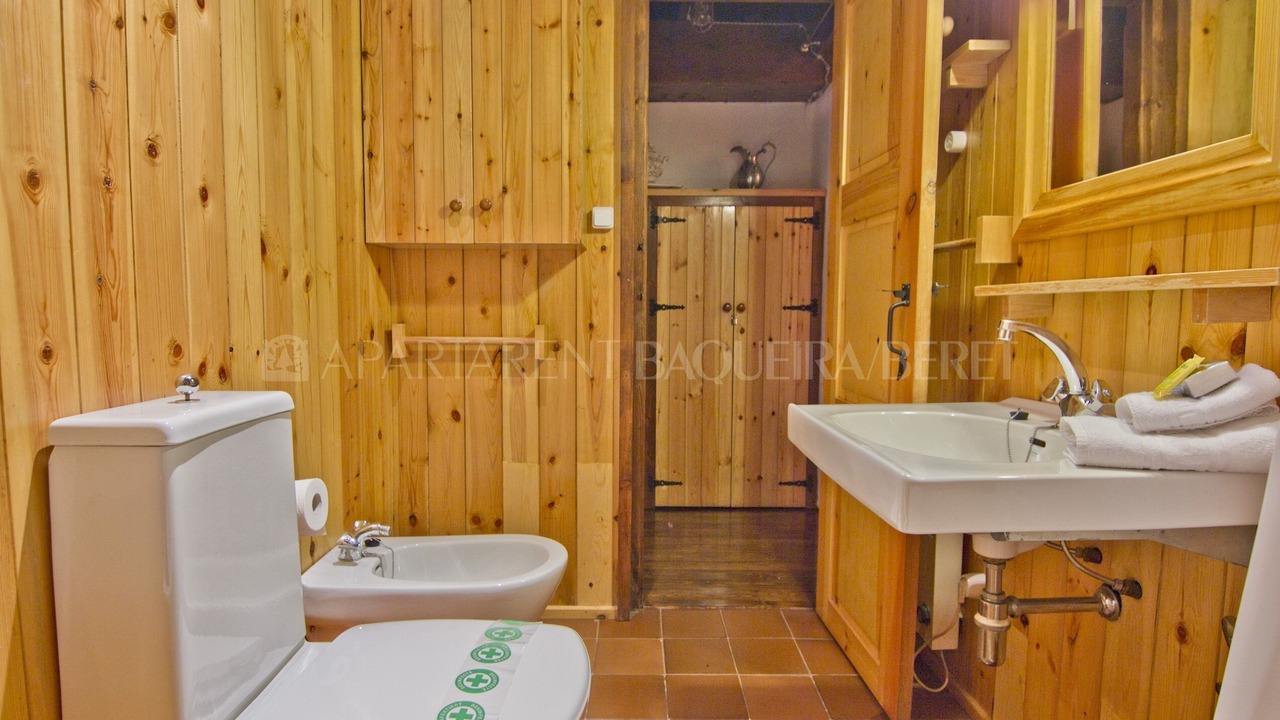 Photo of Bathroom in Beret