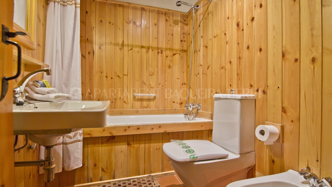 Photo of Bathroom in Beret