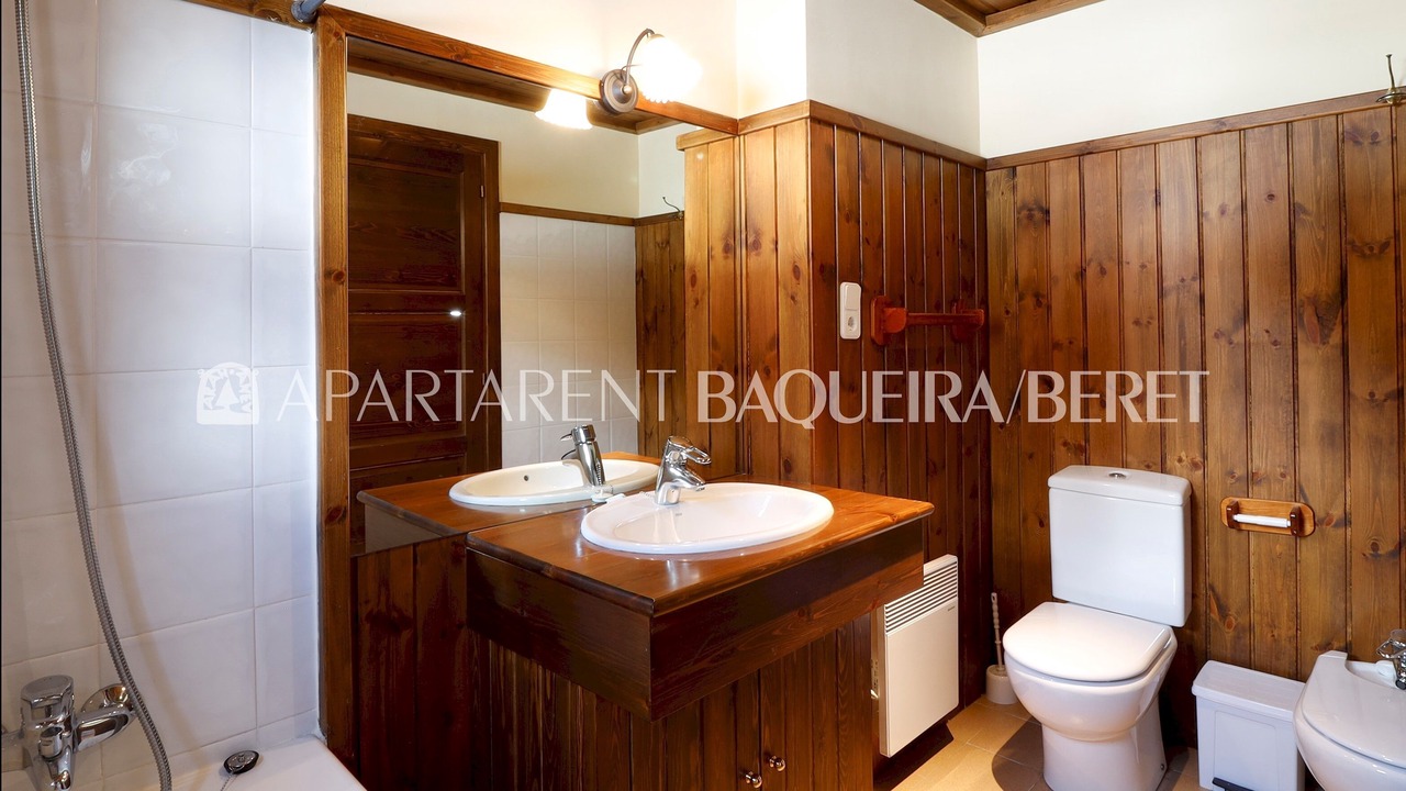 Photo of Bathroom in Beret