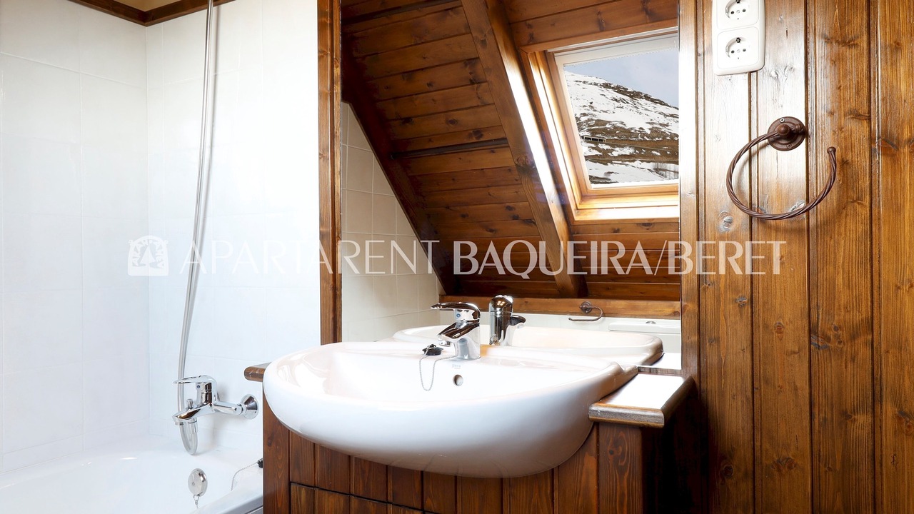 Photo of Bathroom in Beret