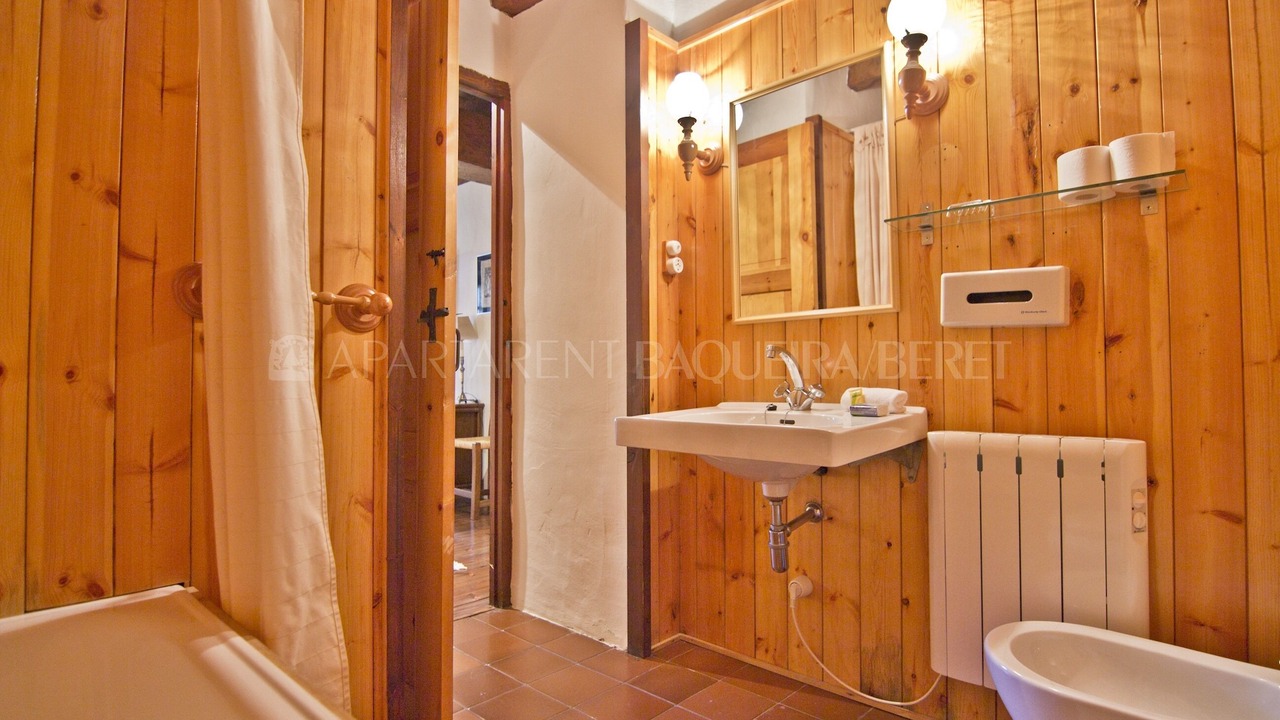 Photo of Bathroom in Beret