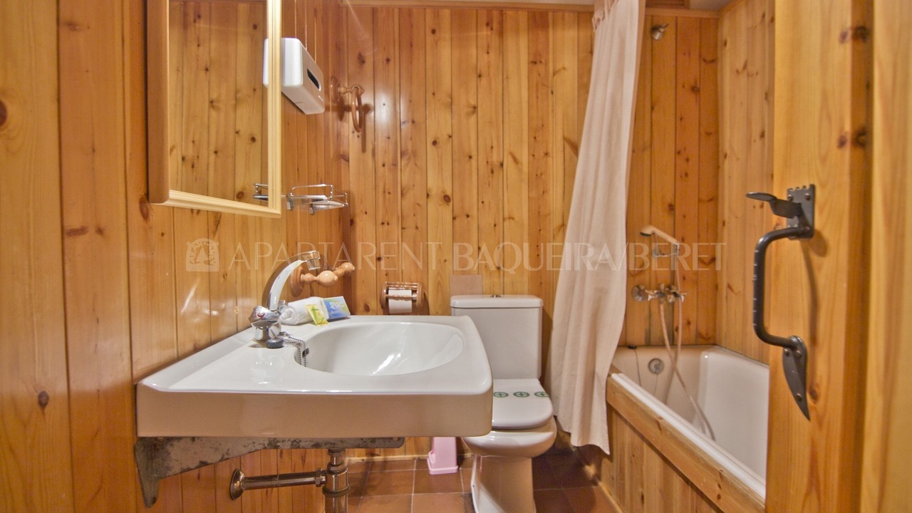 Photo of Bathroom in Beret
