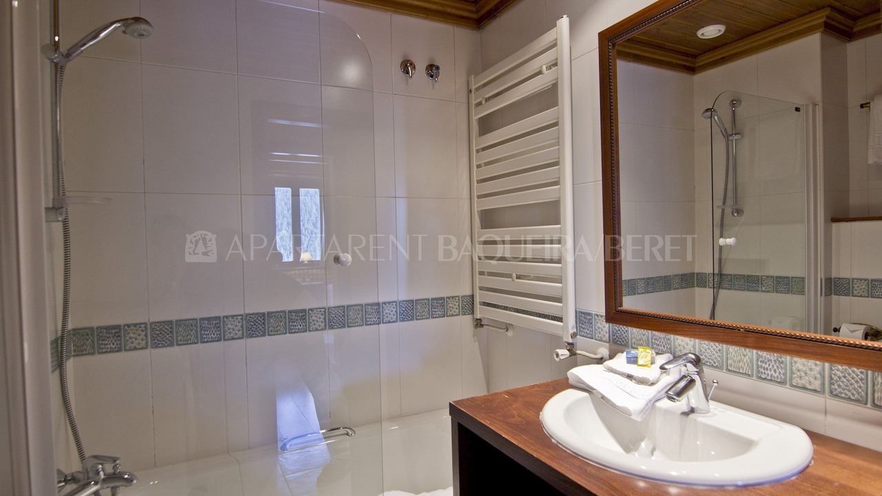 Photo of Bathroom in Beret
