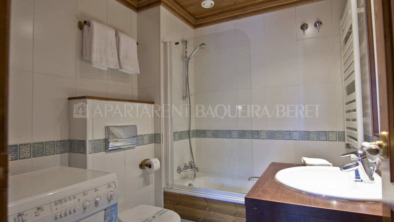 Photo of Bathroom in Beret