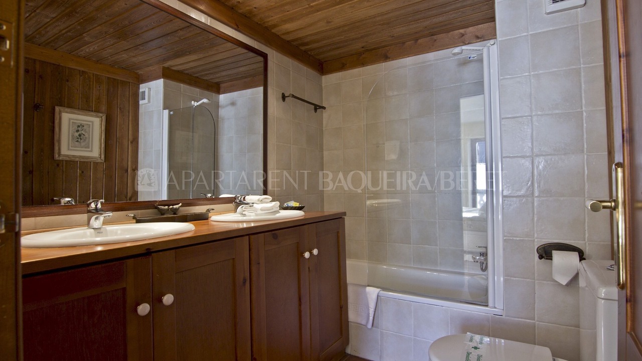 Photo of Bathroom in Beret