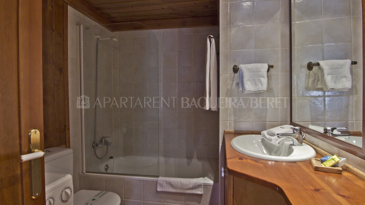 Photo of Bathroom in Beret