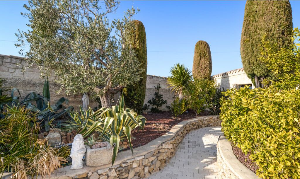 Photo of Outdoor in Jonquieres-Saint-Vincent