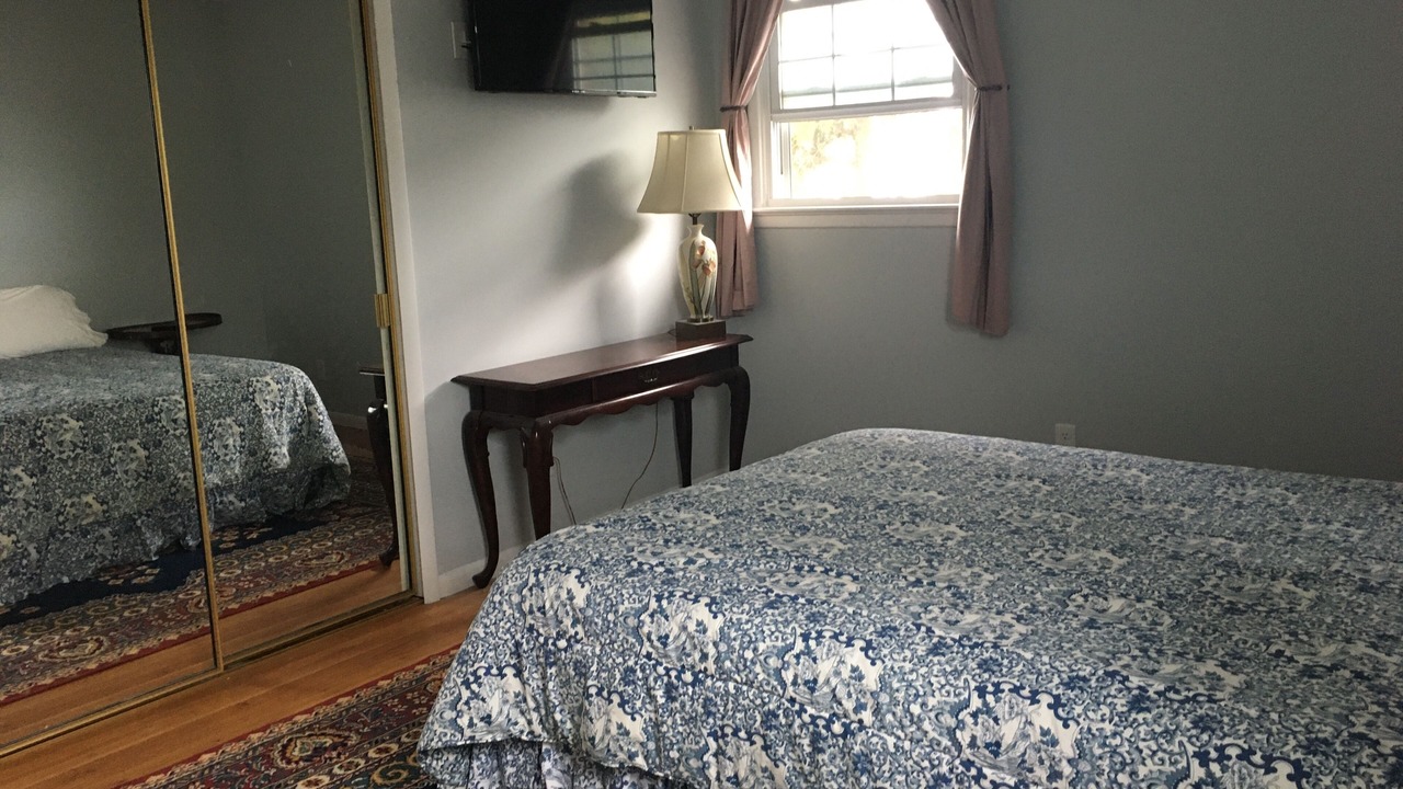 Photo of Bedroom in Town Bank