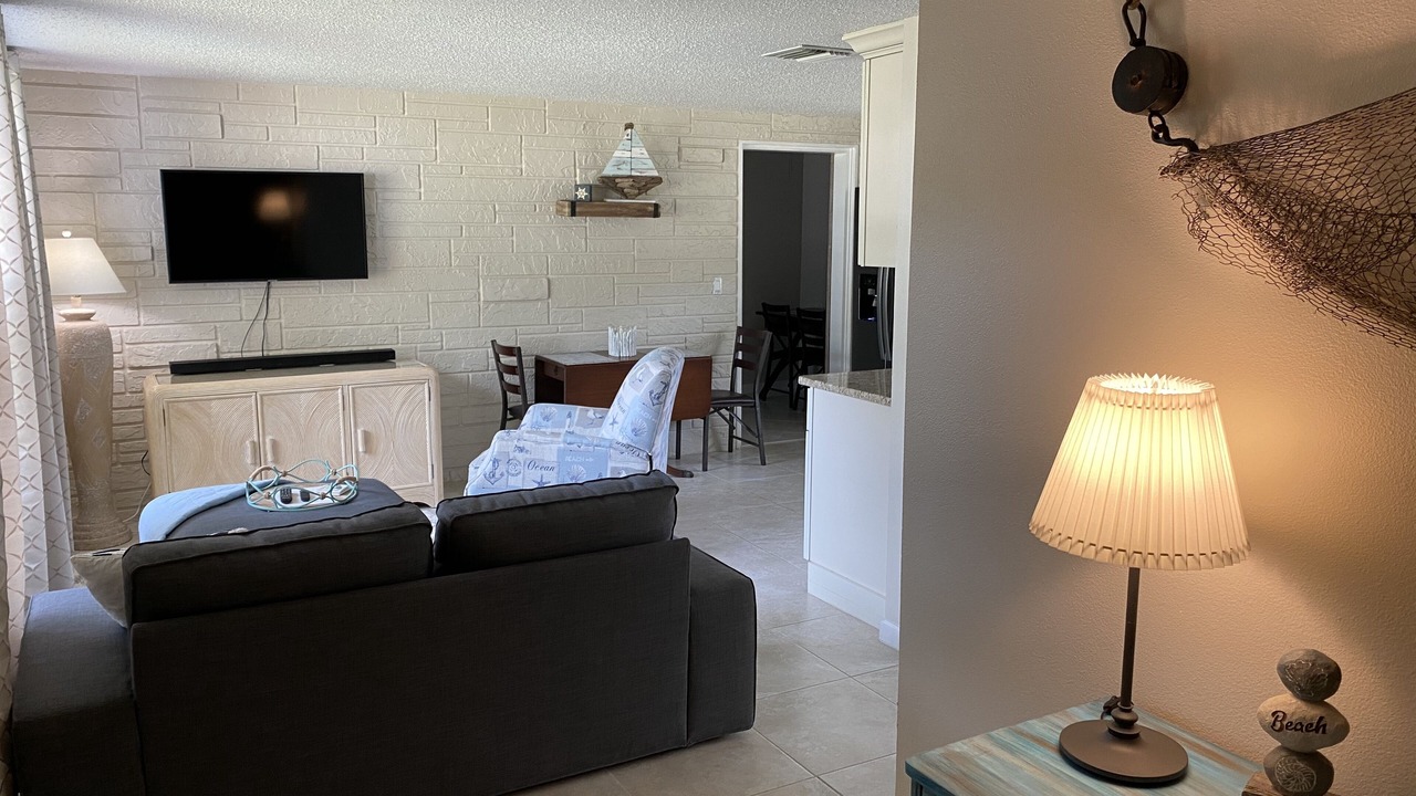 Photo of Livingroom in Little Hollywood
