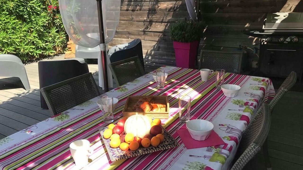 Photo of Outdoor in Tavel