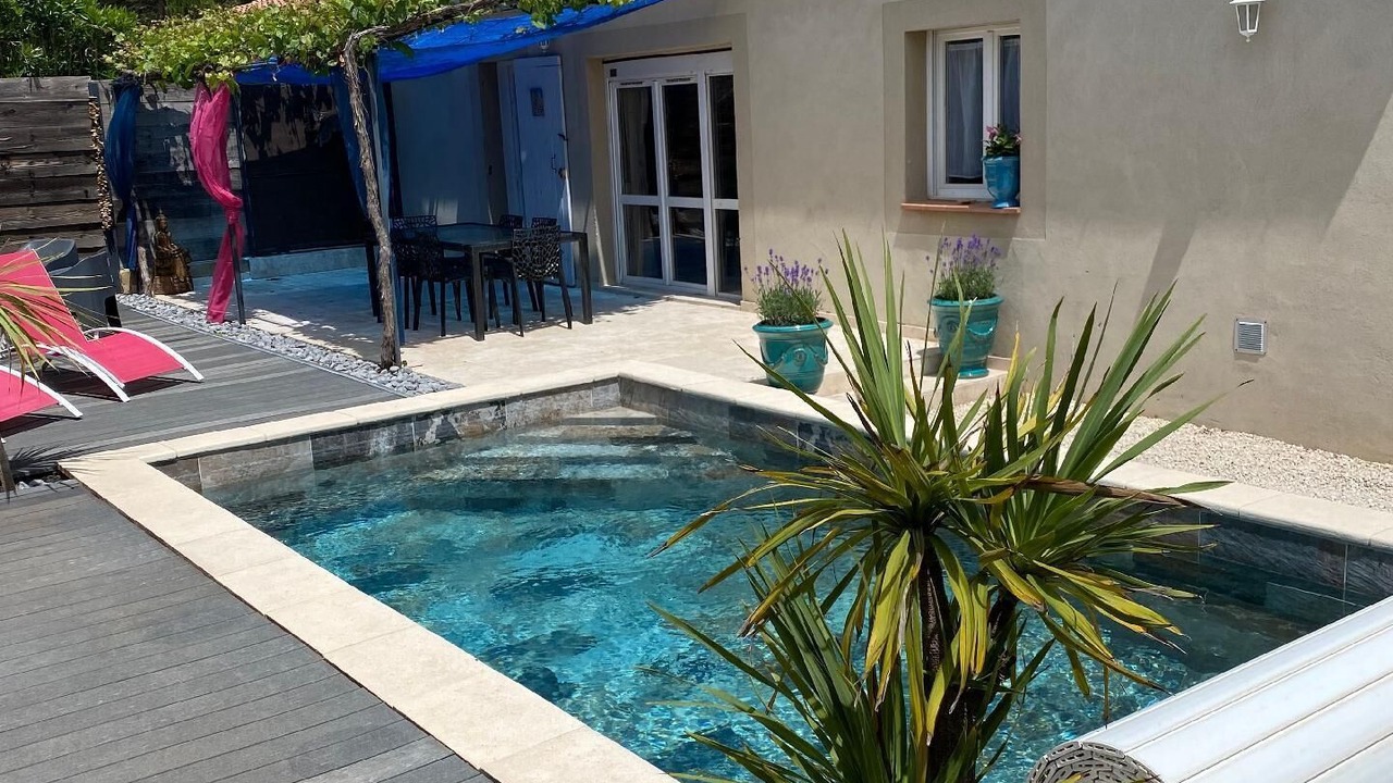 Photo of Outdoor in Tavel