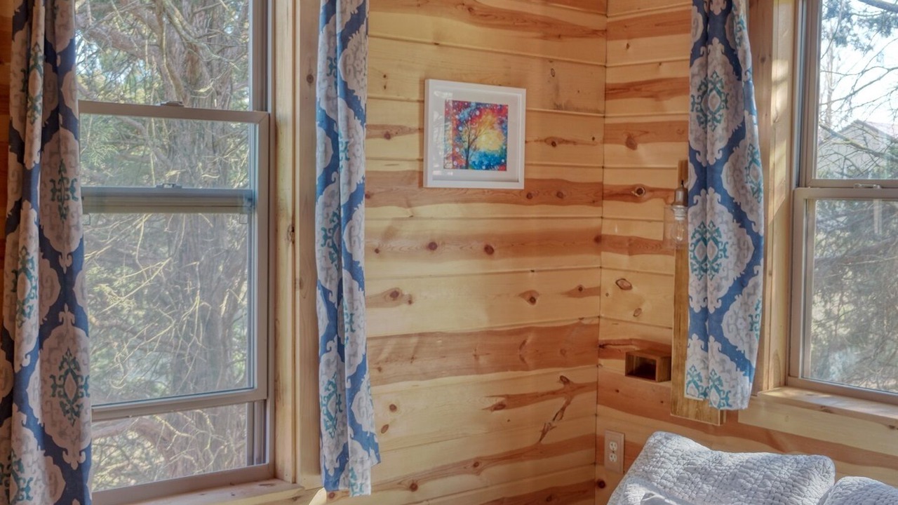 Photo of Bedroom in Goreville