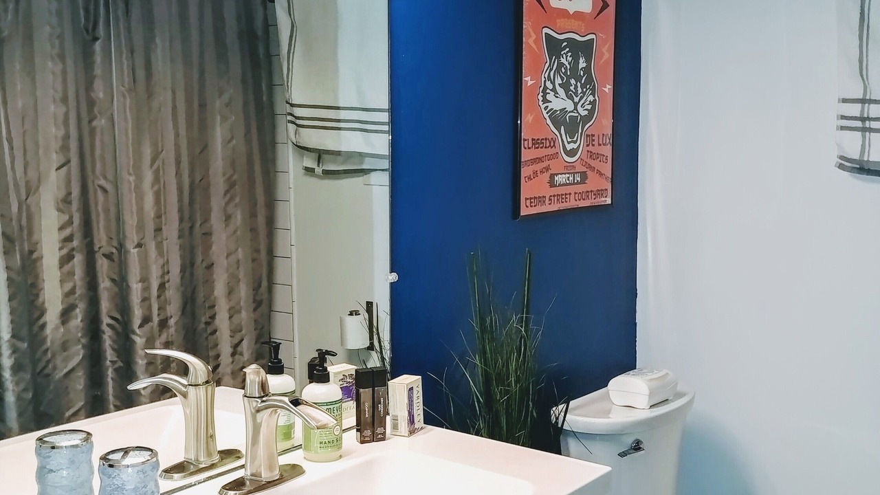 Photo of Bathroom in North Shoal Creek