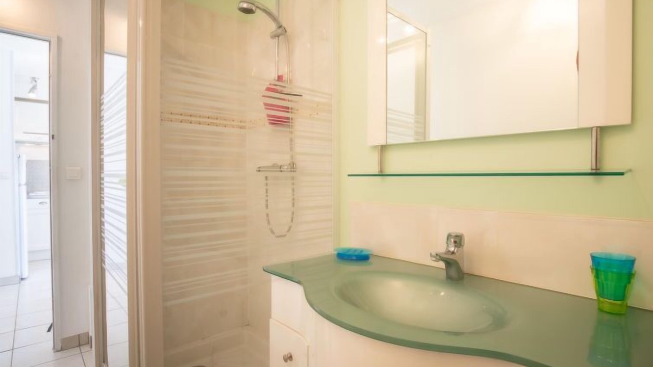 Photo of Bathroom in Le Grau-Du-Roi