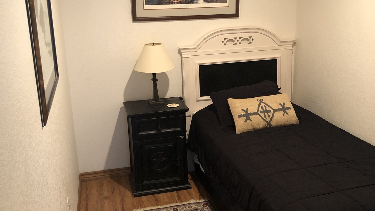 Photo of Bedroom in Junction