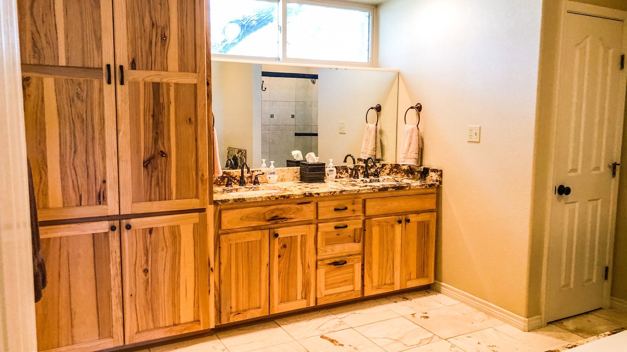 Photo of Bathroom in Junction