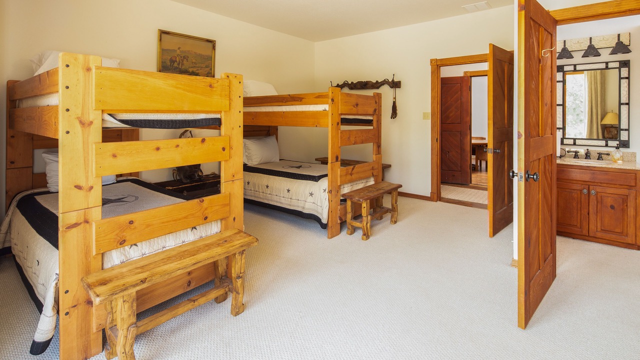 Photo of Bedroom in Junction