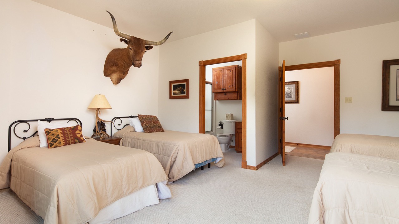Photo of Bedroom in Junction
