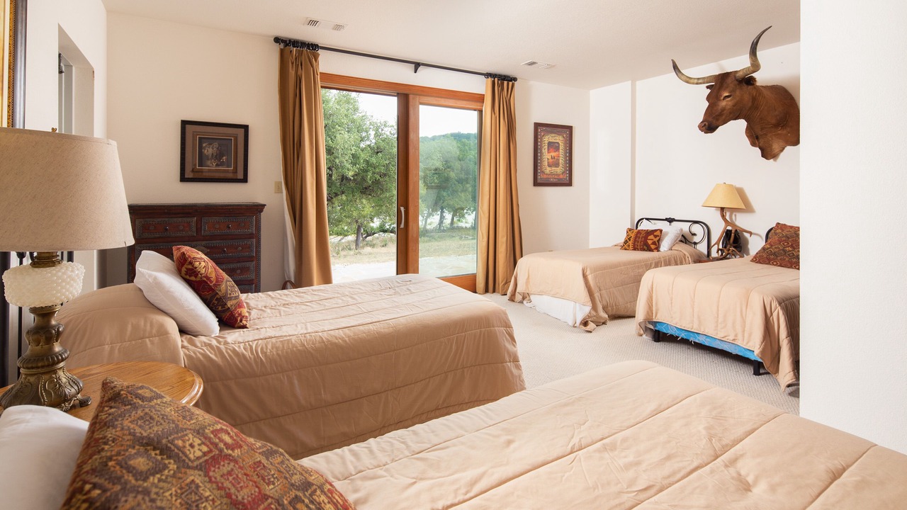 Photo of Bedroom in Junction