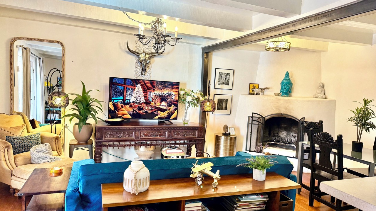 Photo of Livingroom in Northeast Santa Fe