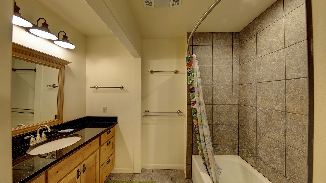 Photo of Bathroom in Hunt