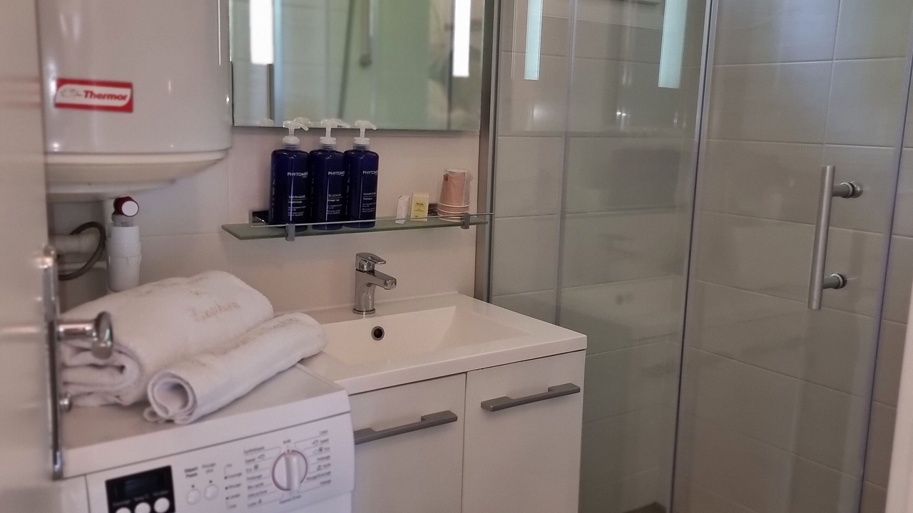 Photo of Bathroom in Saint-Jouan-des-Guerets