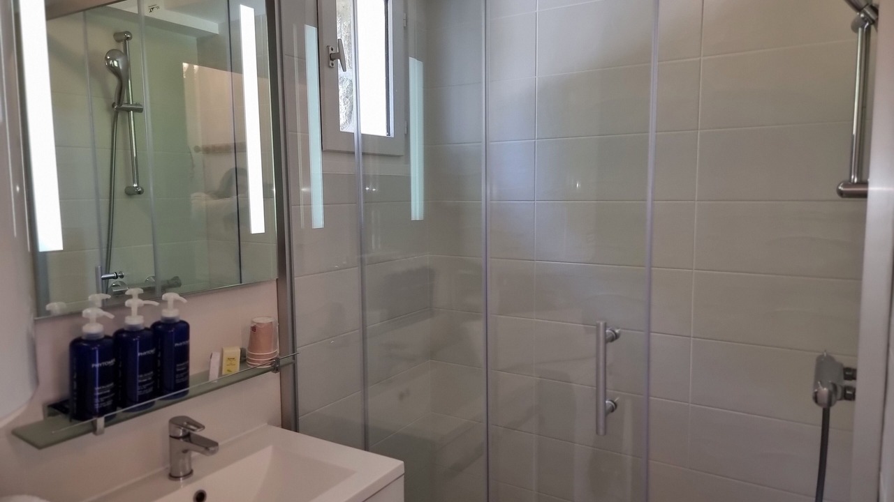 Photo of Bathroom in Saint-Jouan-des-Guerets