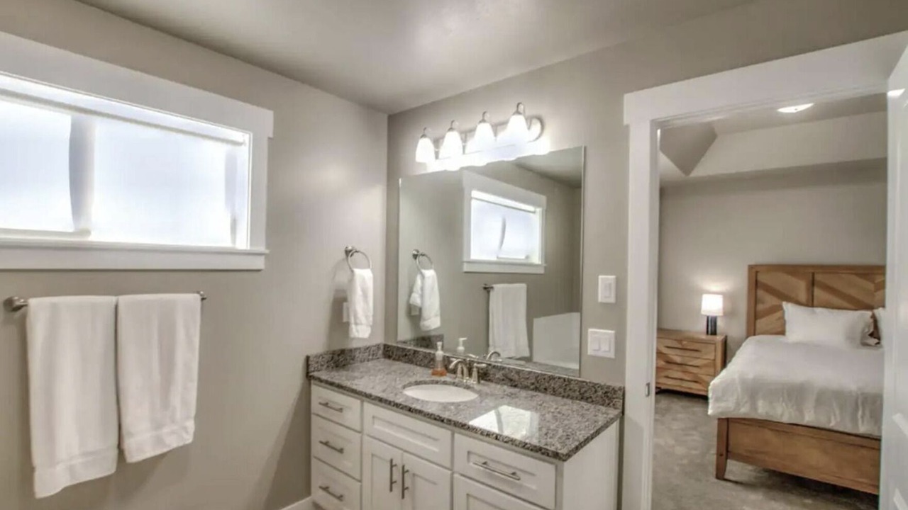 Photo of Bathroom in Garden City