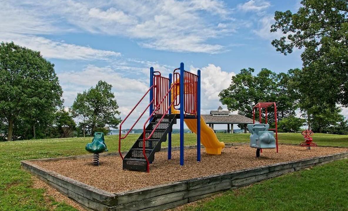 Photo of Others in Village of Four Seasons