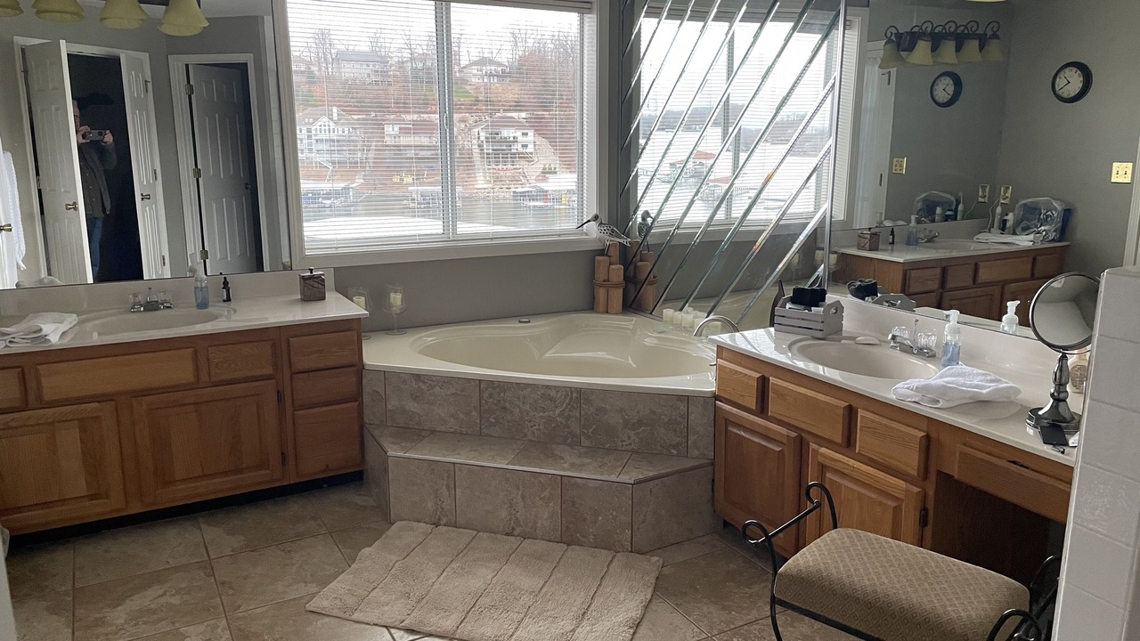 Photo of Bathroom in Village of Four Seasons