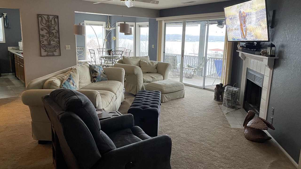 Photo of Livingroom in Village of Four Seasons