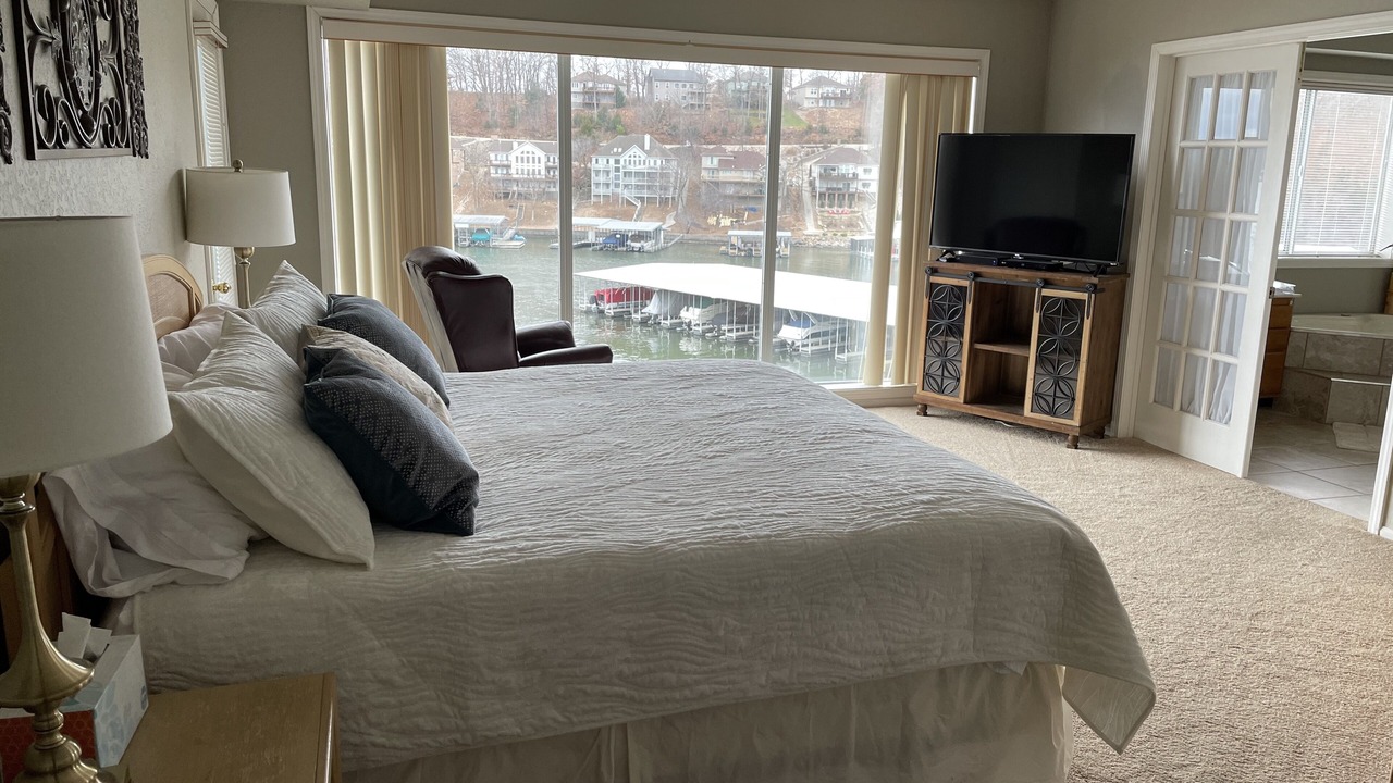 Photo of Bedroom in Village of Four Seasons