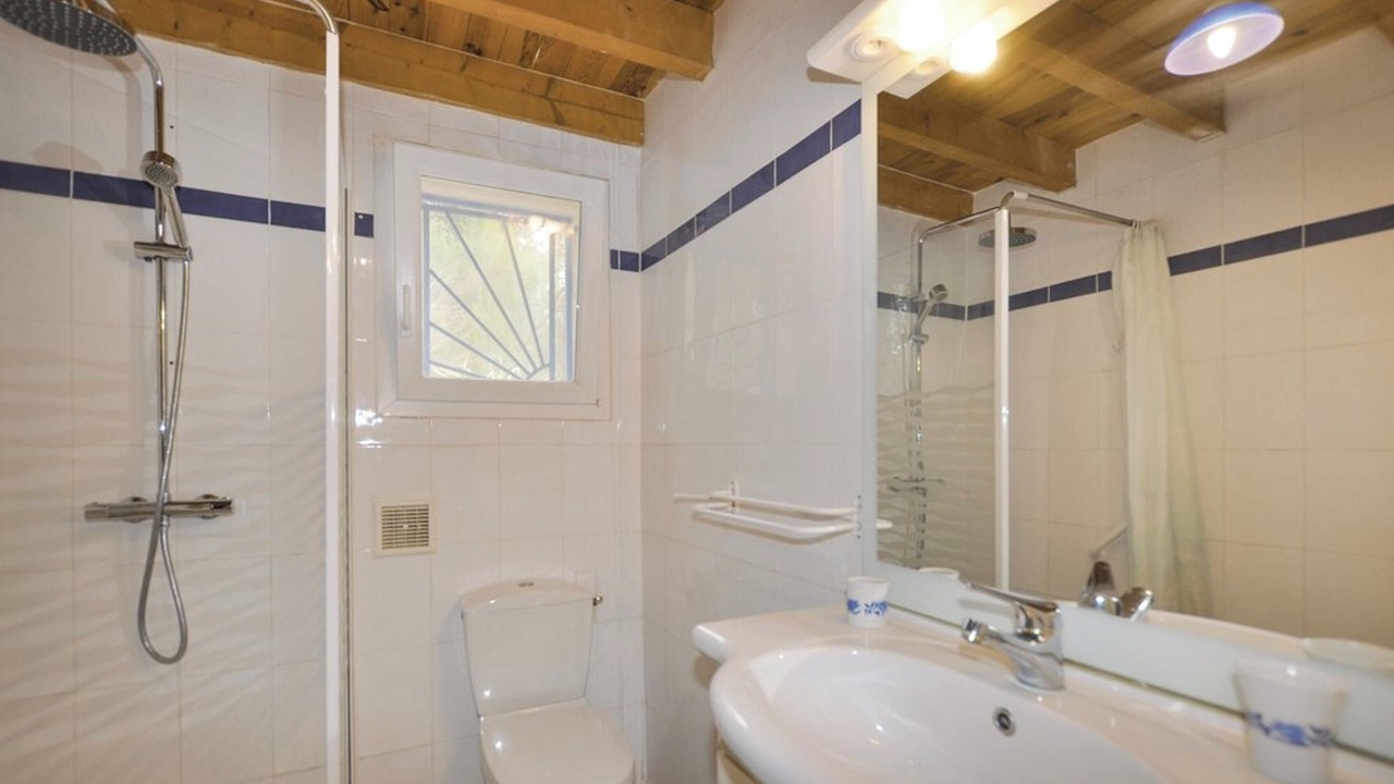 Photo of Bathroom in Montseret