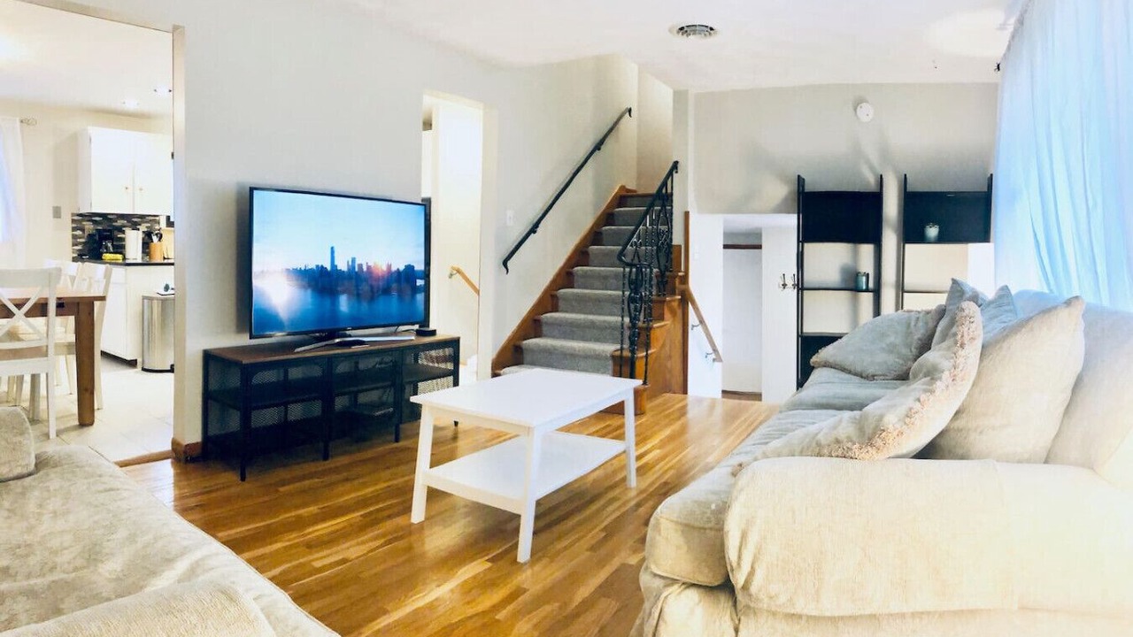 Photo of Livingroom in Niagara Falls