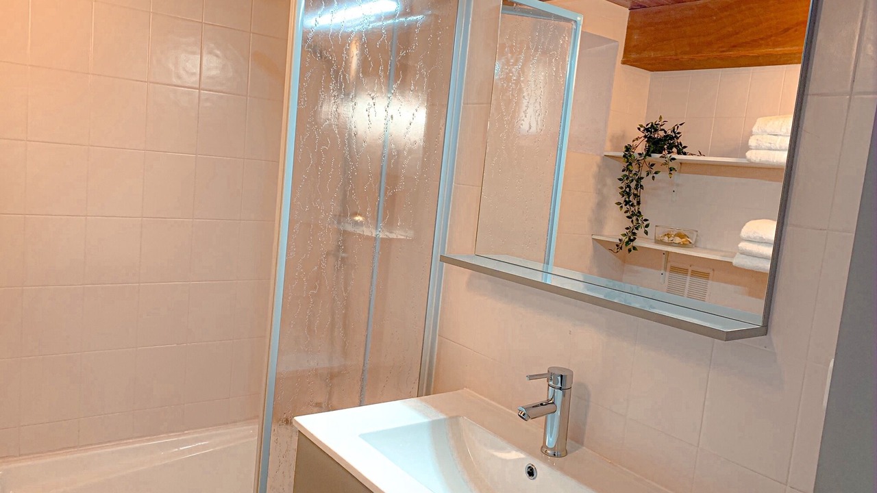 Photo of Bathroom in Gap